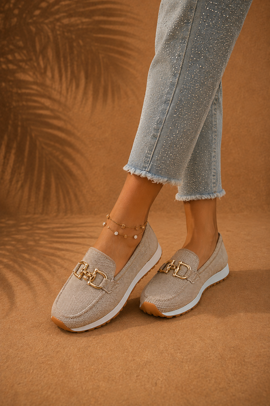 Alexia™ | Mocasín Deportivo con Hebilla Dorada